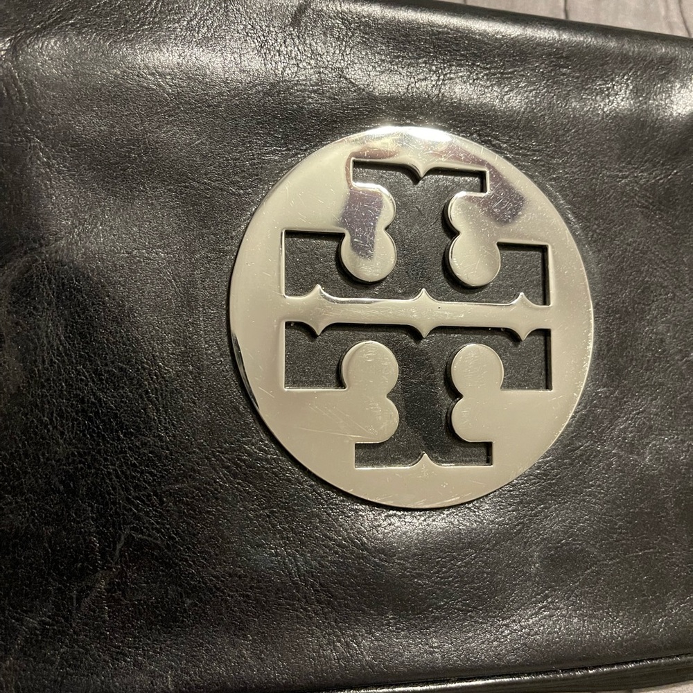 🎉SALE 🎉Tory Burch Reva Clutch - Picture 7 of 7